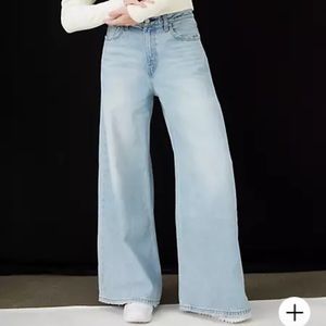 NWOT Levi’s Loose Ultra Wide Jeans